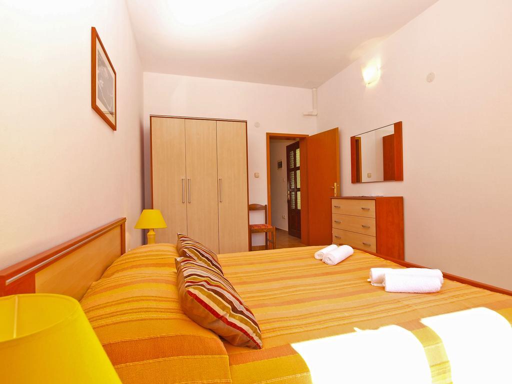 Apartments Lidija 1305 Pula Exterior foto